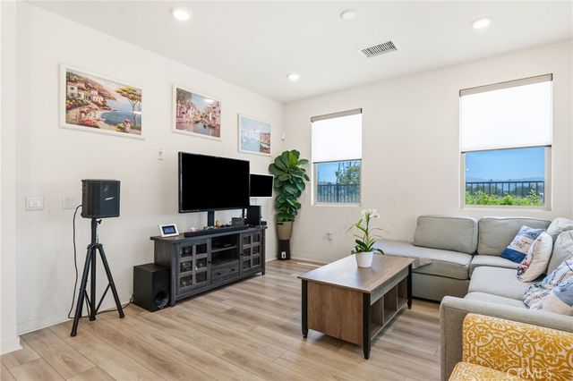 3560 E Peckham Paseo 1, Ontario, CA 91761