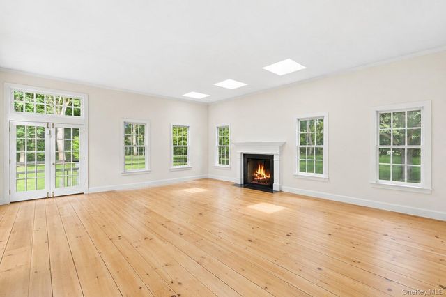 17 Baiting Hollow Road, East Hampton, NY 11937