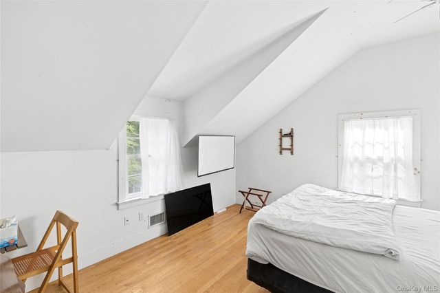 17 Baiting Hollow Road, East Hampton, NY 11937