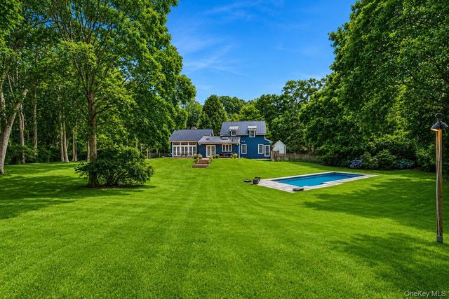 17 Baiting Hollow Road, East Hampton, NY 11937
