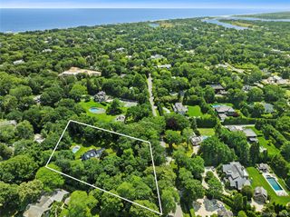 17 Baiting Hollow Road, East Hampton, NY 11937