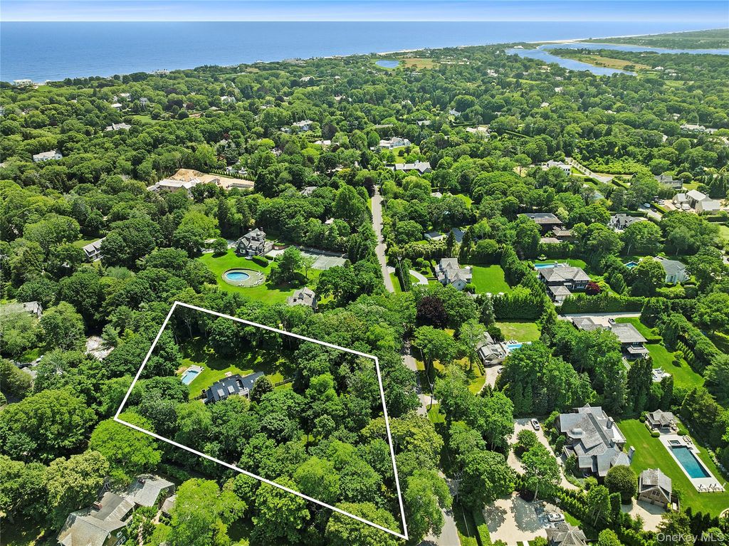 17 Baiting Hollow Road, East Hampton, NY 11937