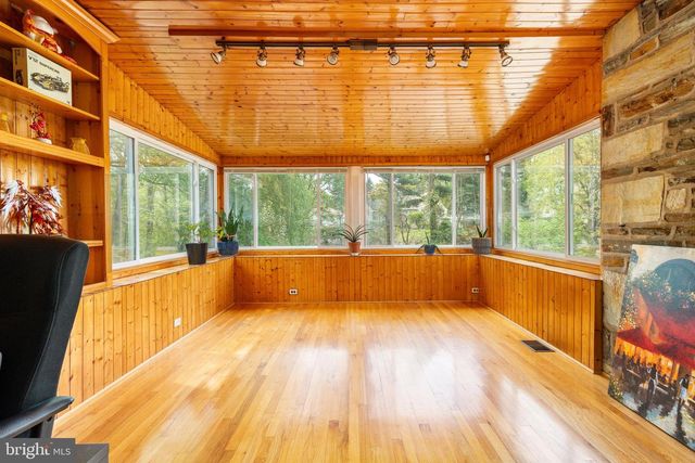 1058 HUNTINGDON PIKE, Huntingdon Valley, PA 19006