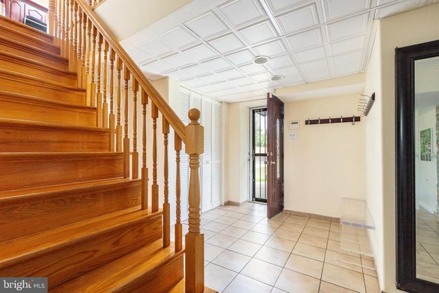 1058 HUNTINGDON PIKE, Huntingdon Valley, PA 19006