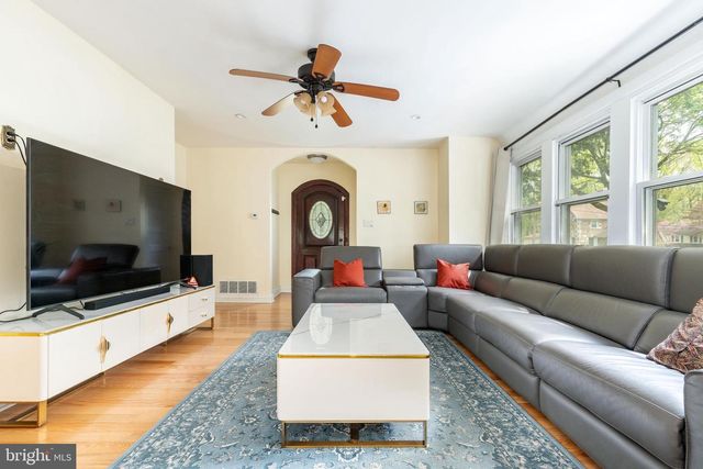 1058 HUNTINGDON PIKE, Huntingdon Valley, PA 19006