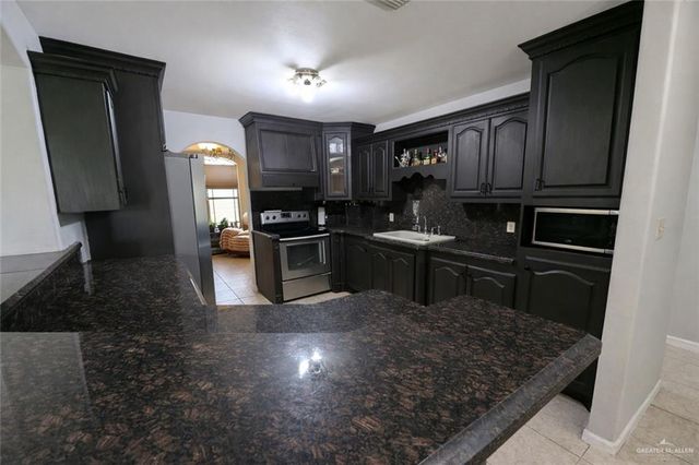 2110 Dogwood Street, Penitas, TX 78576