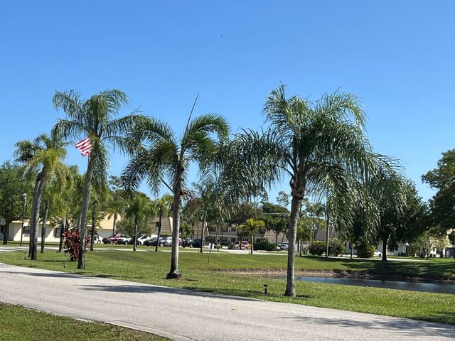 4245 Oak Terrace Drive, Greenacres, FL 33463