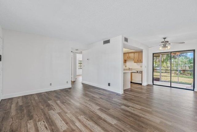 4245 Oak Terrace Drive, Greenacres, FL 33463