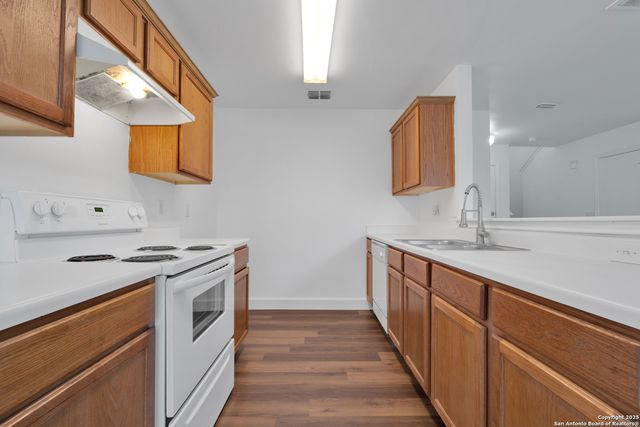 6706 Dragon Fire, San Antonio, TX 78242