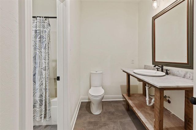 4329 Edgewater Drive, Lake Charles, LA 70605