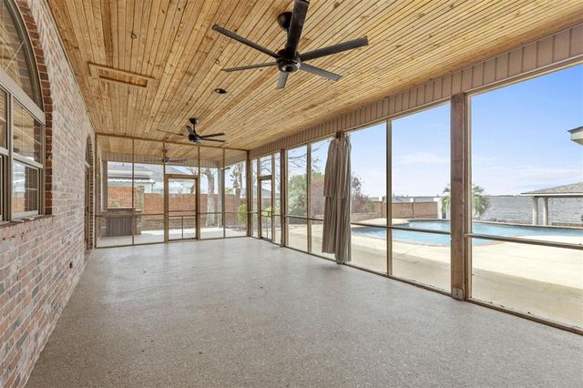 4329 Edgewater Drive, Lake Charles, LA 70605