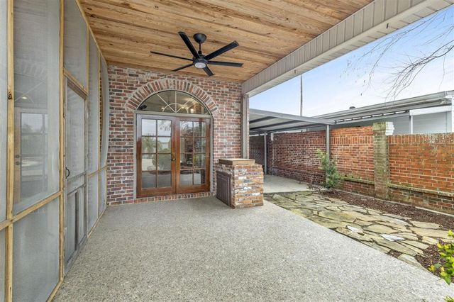 4329 Edgewater Drive, Lake Charles, LA 70605