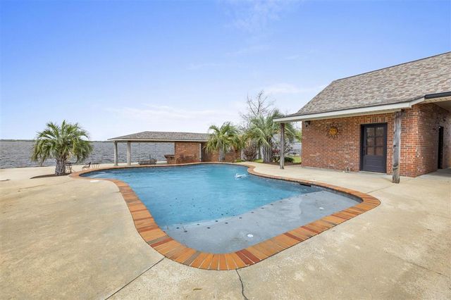 4329 Edgewater Drive, Lake Charles, LA 70605