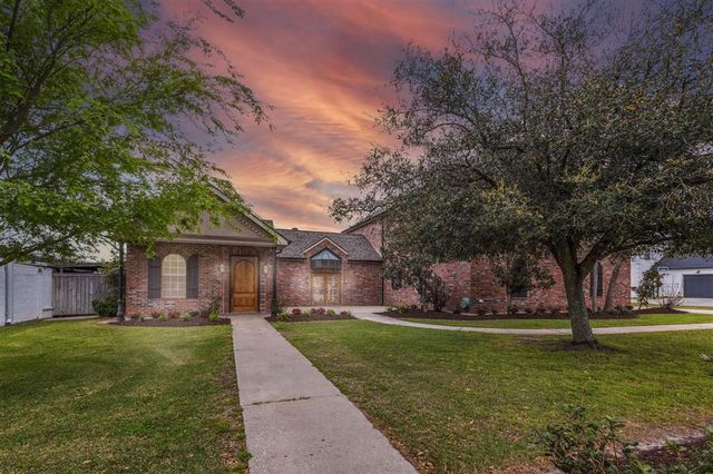 4329 Edgewater Drive, Lake Charles, LA 70605