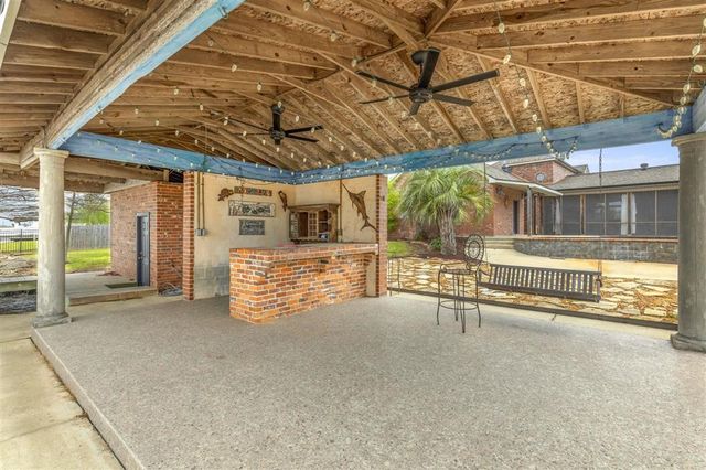 4329 Edgewater Drive, Lake Charles, LA 70605