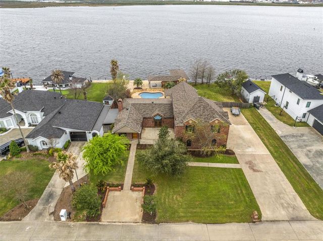 4329 Edgewater Drive, Lake Charles, LA 70605