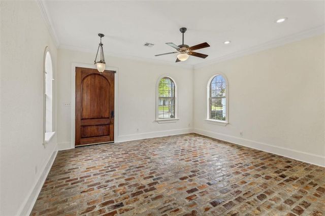 4329 Edgewater Drive, Lake Charles, LA 70605