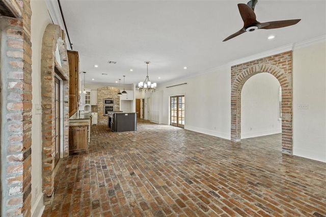 4329 Edgewater Drive, Lake Charles, LA 70605