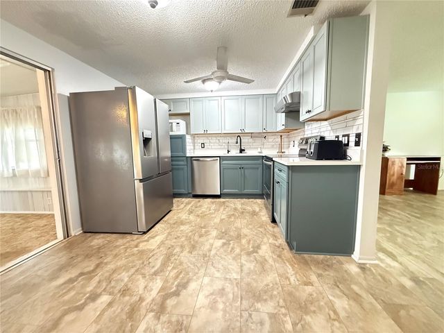 39423 9TH AVENUE, Zephyrhills, FL 33542