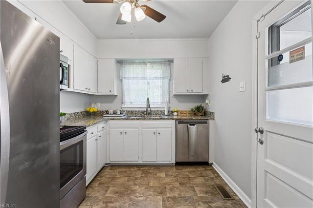 21 Harwood AVE, Hampton, VA 23664