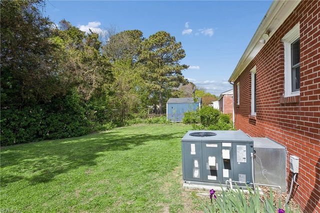 21 Harwood AVE, Hampton, VA 23664