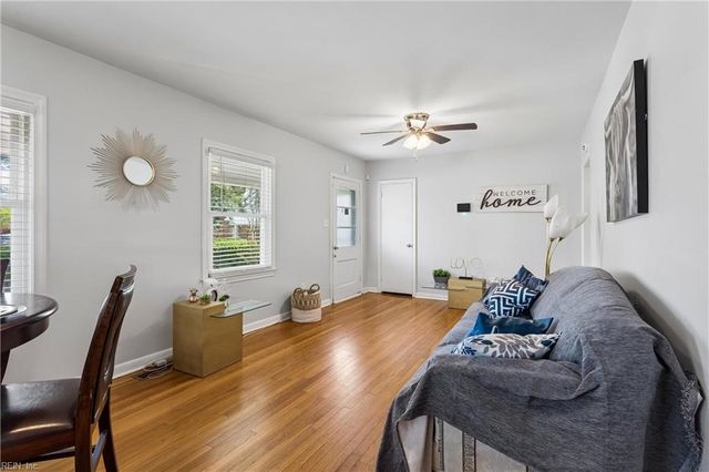 21 Harwood AVE, Hampton, VA 23664