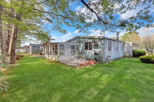 131 Village Circle West, Manorville, NY 11949