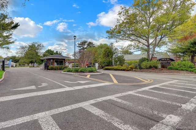 131 Village Circle West, Manorville, NY 11949