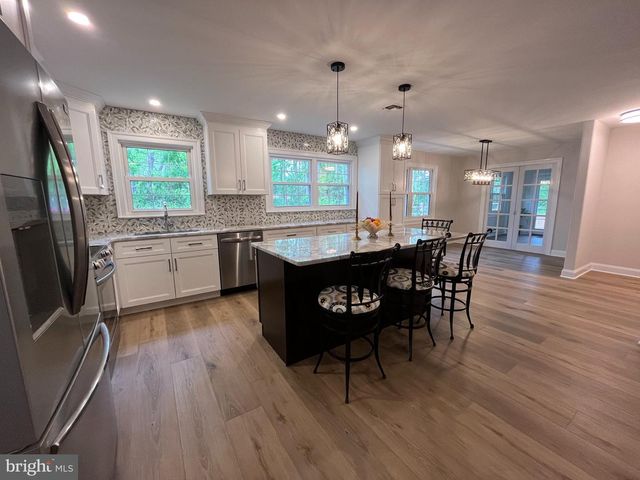 190 DORCHESTER DR, Southampton, NJ 08088