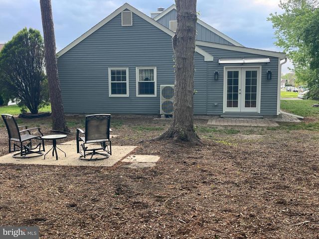 190 DORCHESTER DR, Southampton, NJ 08088