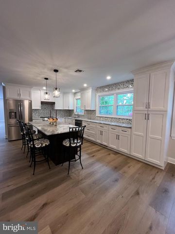 190 DORCHESTER DR, Southampton, NJ 08088