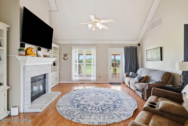462 Millers Crossing, Shepherdsville, KY 40165