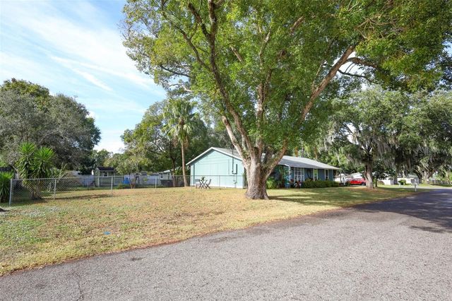 1040 DENNIS AVENUE, Orlando, FL 32807