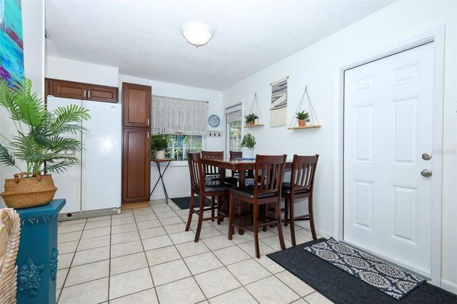 1040 DENNIS AVENUE, Orlando, FL 32807