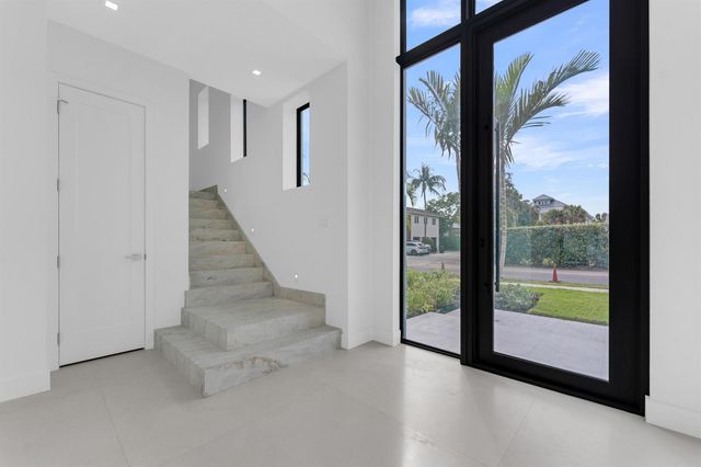 913 Denery Lane, Delray Beach, FL 33483