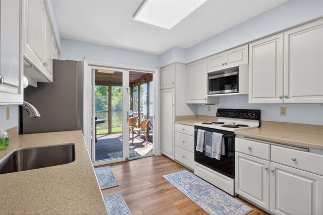 5775 Browns Lake Road, Jackson, MI 49203