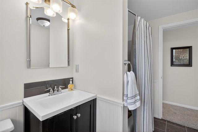 5775 Browns Lake Road, Jackson, MI 49203