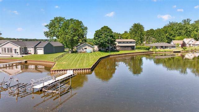 5775 Browns Lake Road, Jackson, MI 49203