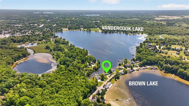 5775 Browns Lake Road, Jackson, MI 49203