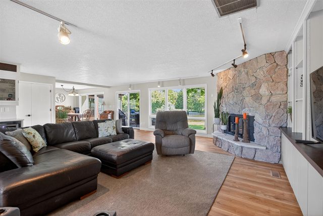 5775 Browns Lake Road, Jackson, MI 49203