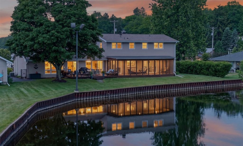 5775 Browns Lake Road, Jackson, MI 49203