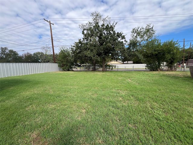 2809 N Murco Drive, Mineral Wells, TX 76067