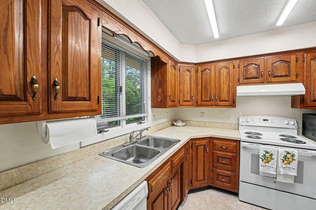 1555 Longleaf Drive E, Pinehurst, NC 28374