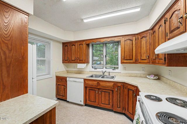 1555 Longleaf Drive E, Pinehurst, NC 28374