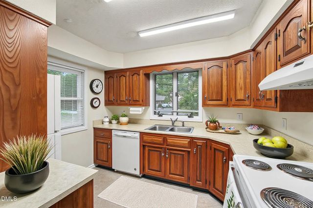 1555 Longleaf Drive E, Pinehurst, NC 28374