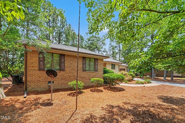1555 Longleaf Drive E, Pinehurst, NC 28374