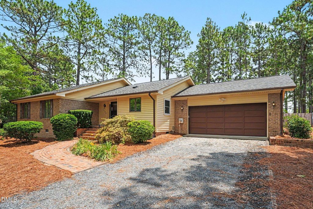 1555 Longleaf Drive E, Pinehurst, NC 28374