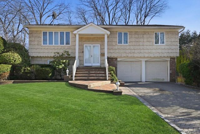 881 Buckley Place, Westbury, NY 11590