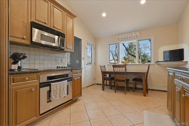 881 Buckley Place, Westbury, NY 11590