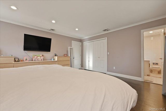 881 Buckley Place, Westbury, NY 11590